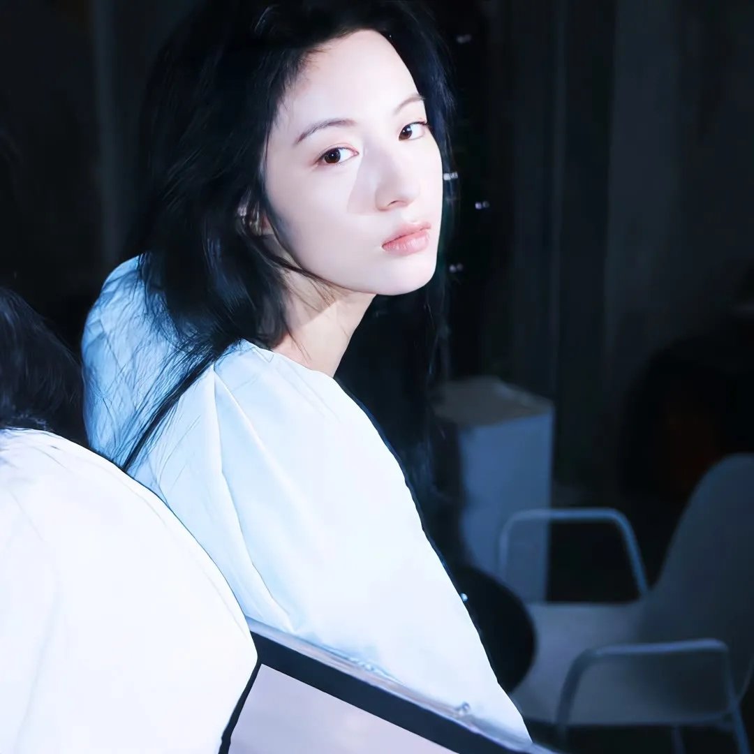 敌营十八年